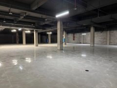 施工人员正严重有序地忙